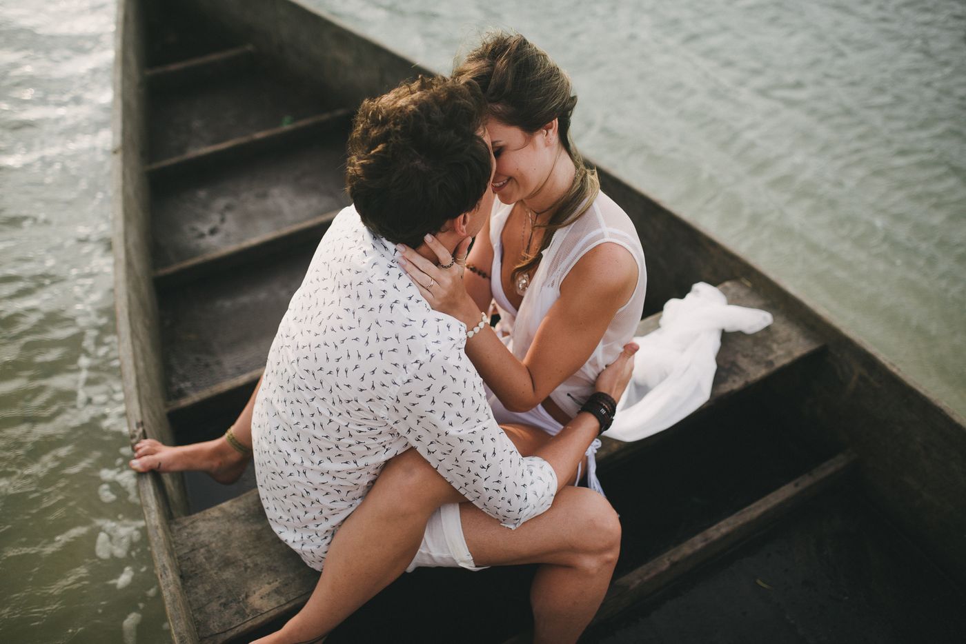 Casal de canoa, close